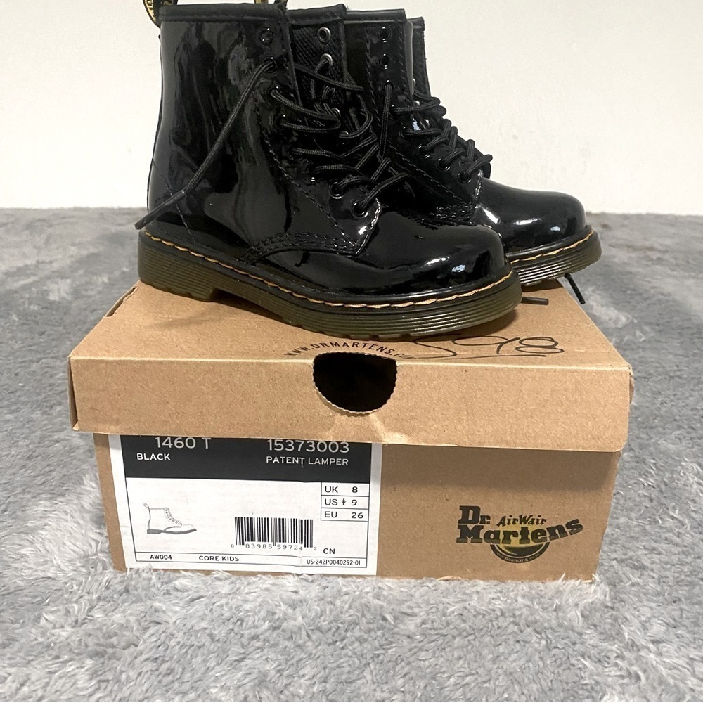 DR MARTENS Air Wair 1460 Kids Size 9 Black Patent Lamper Lace Up Ankle Boots NWB